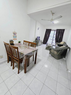 YanaYing Homestay